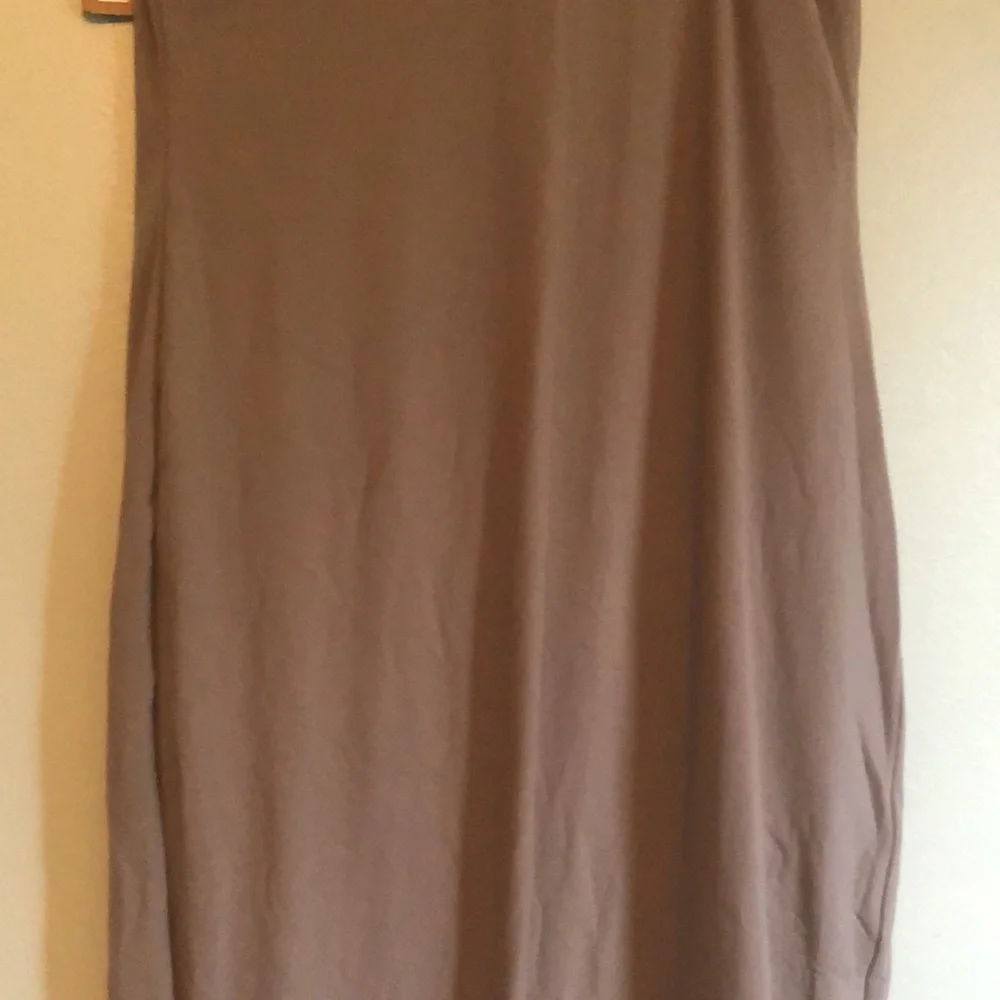 SKIMS Lace Maxi Dress, color-Zinc, Style-fits everybody, size medium, NWT - Picture 7 of 8